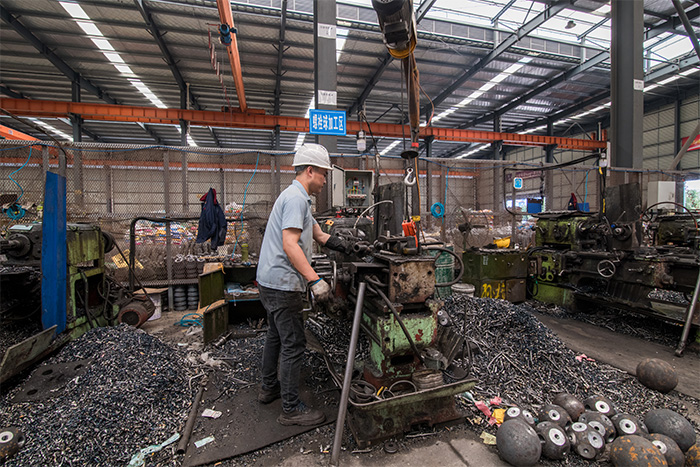 高碑店网架配件-螺栓球加工车间